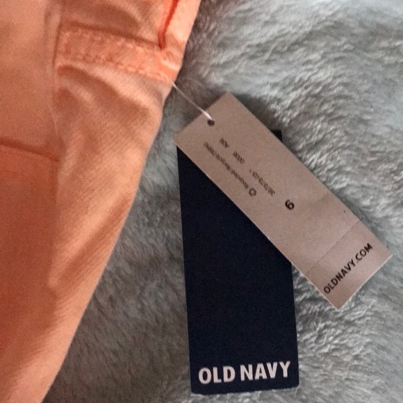 Old Navy Size 6 Shorts - Picture 3 of 3
